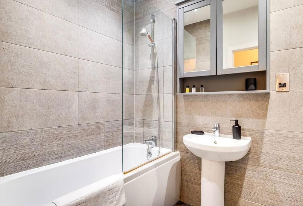 Giant Savings On Long Stays B1 Living, Enquire Now Birmingham Exteriér fotografie
